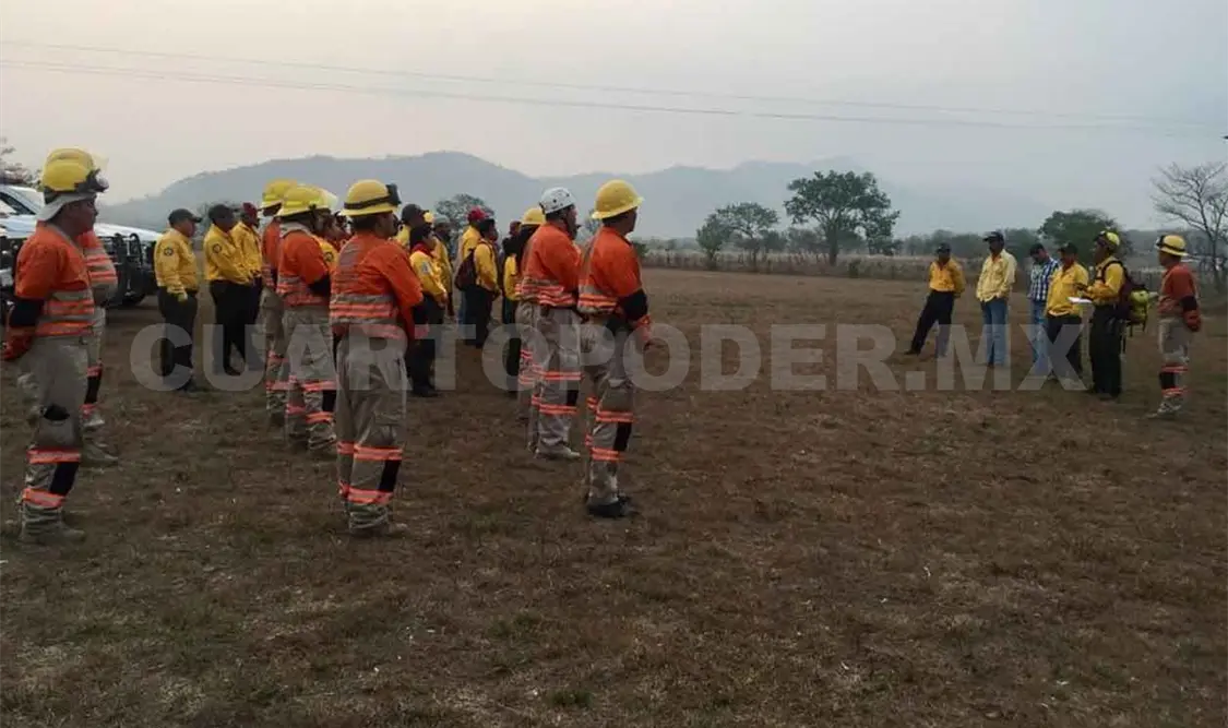 Héroes y heroínas que trabajan en su día
