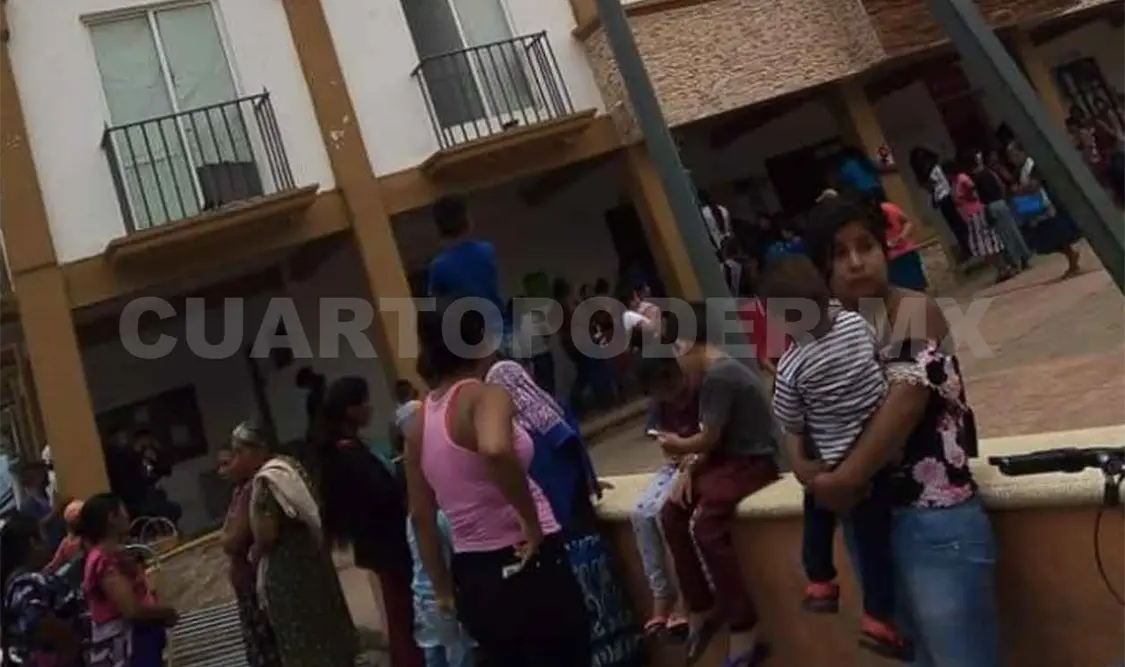 Entregan despensas sólo a trabajadores del Ayuntamiento
