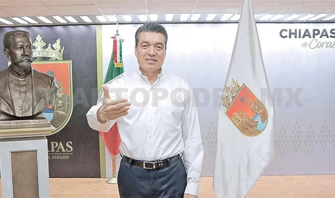 Escandón Cadenas reconoció a doctoras, doctores, enfermeras y enfermeros, en general a todo el personal de Salud. CP