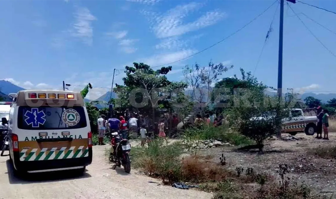 Joven queda sepultado en un pozo artesiano