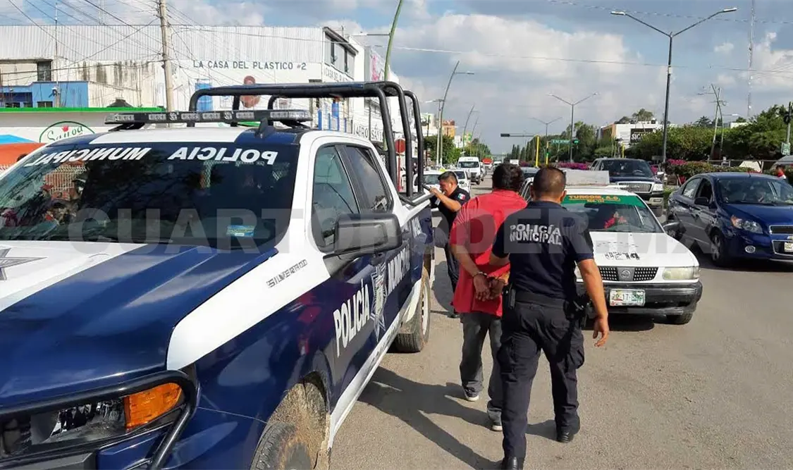 Taxista descalabró a carretillero; es detenido