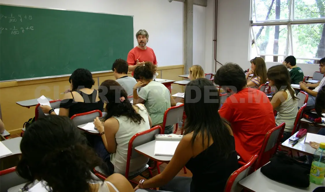 Maestros comprometidos con la tarea de enseñar