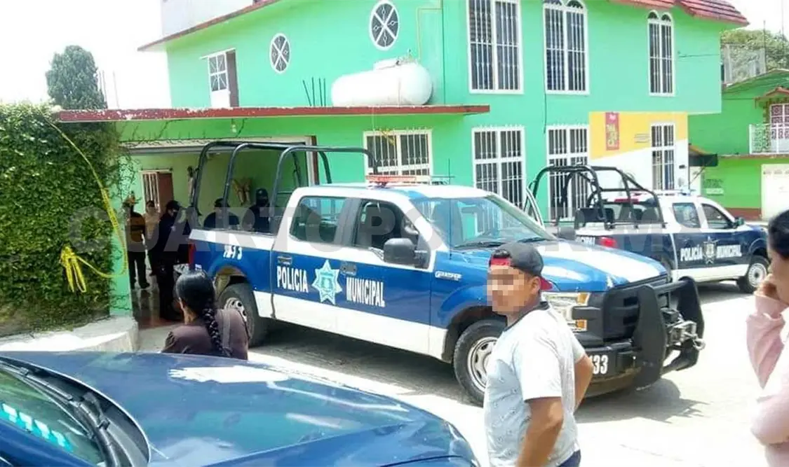 Muere menor de edad al desplomarse de azotea