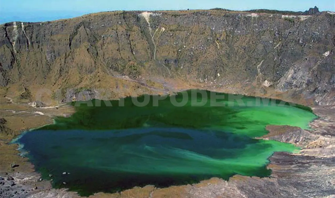 El lago contiene bacterias que pueden resistir a altas temperaturas. Cortesía