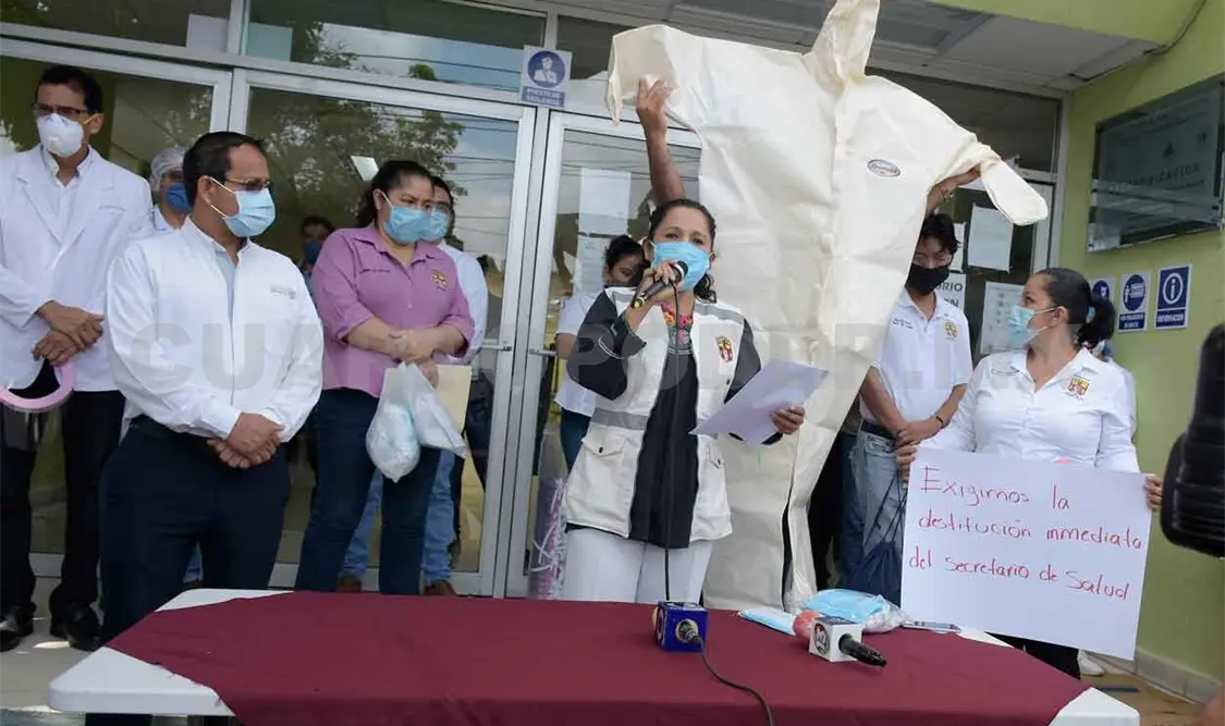 Denuncian materiales de baja calidad en hospitales