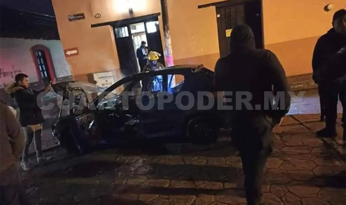 Incendio arrasó con un Peugeot; quedó en cenizas