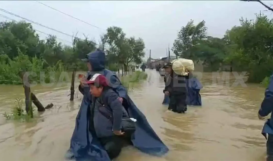 Familias damnificadas por inundaciones en Teopisca