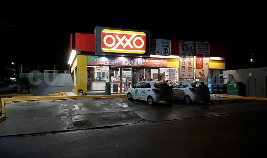 Pistolero atraca OXXO y escapa con cinco mil pesos
