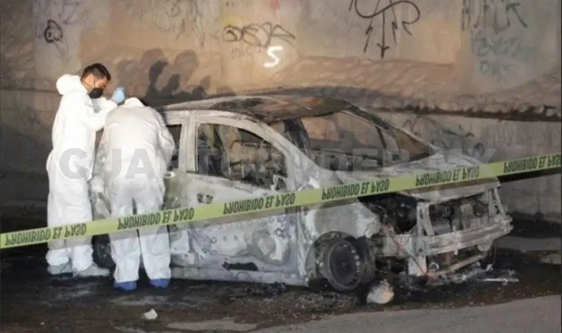 Hallan un cuerpo calcinado dentro de un auto