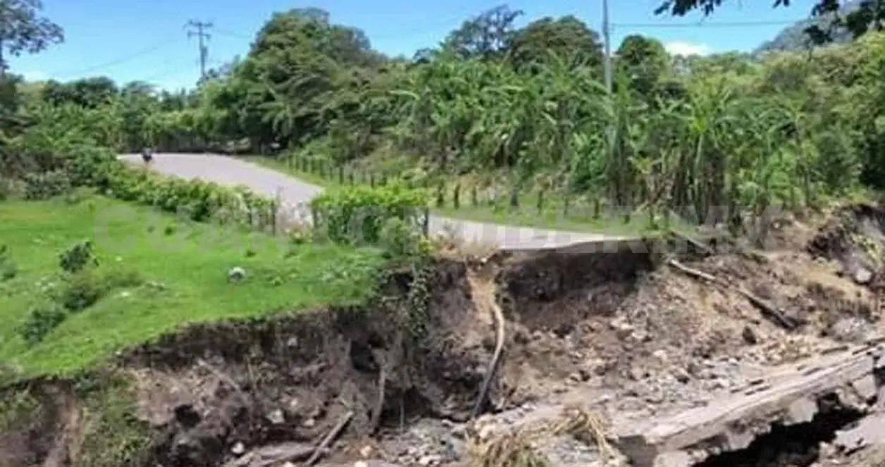 Lluvias dañan carretera Nuevo León-Teopisca