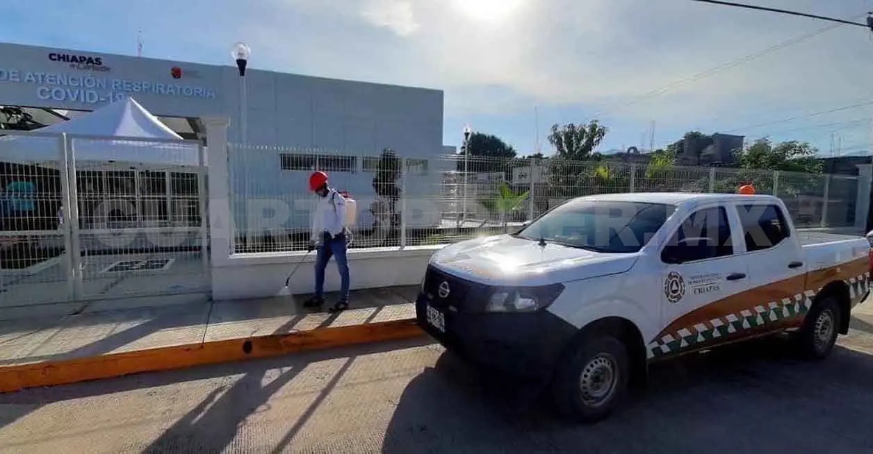 Realizan fumigación en la clínica del Covid-19