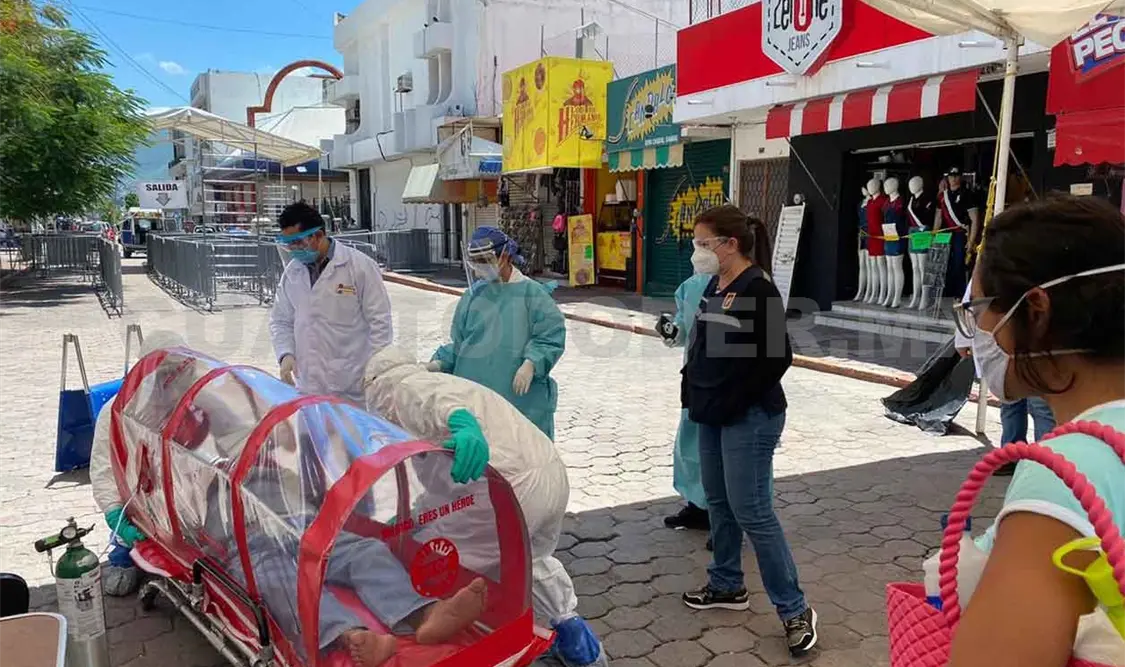Se desvanece paciente con Covid-19 en filtro sanitario