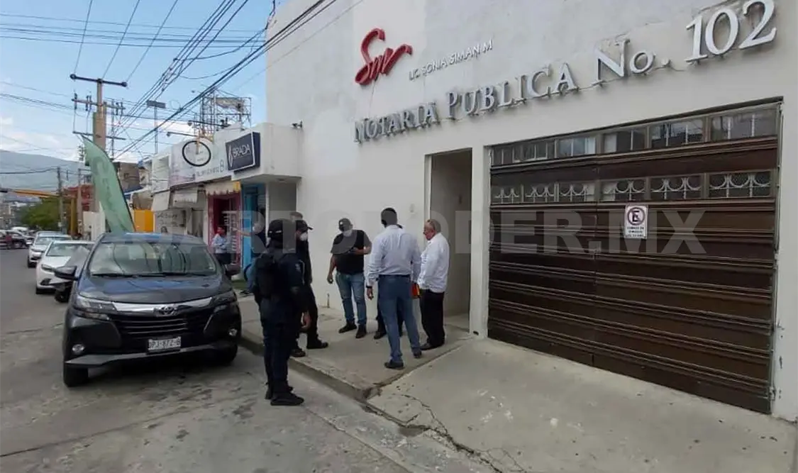 Disparan a camioneta blindada en fallido atraco