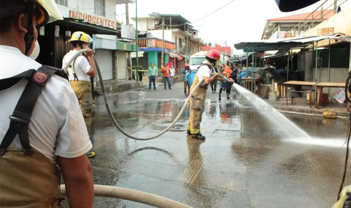 Ante el incremento de casos de Covid-19, habitantes exigieron a las autoridades realizar de manera frecuente acciones de fumigación. Noel Vázquez / CP