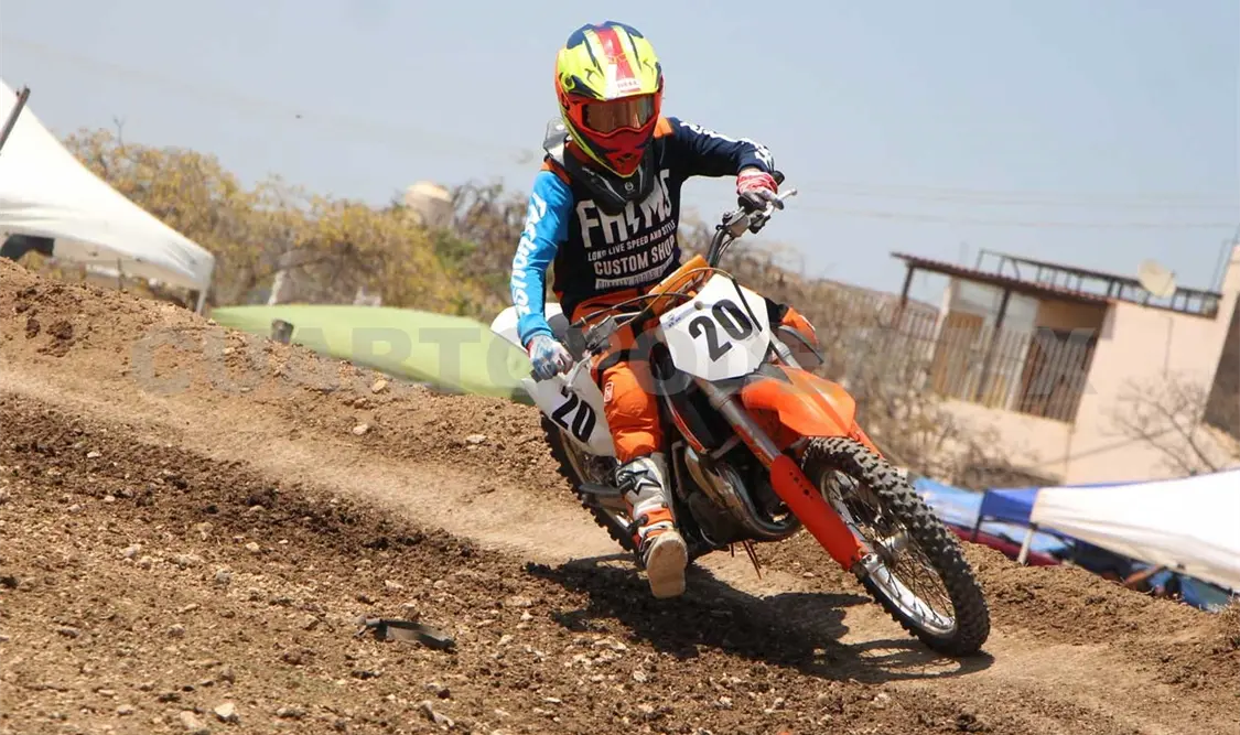 Con un gran crecimiento en su nivel competitivo, Luis Martínez buscará hoy ser parte del Loreta Lynn Amateur. Guillermo Ramos/CP