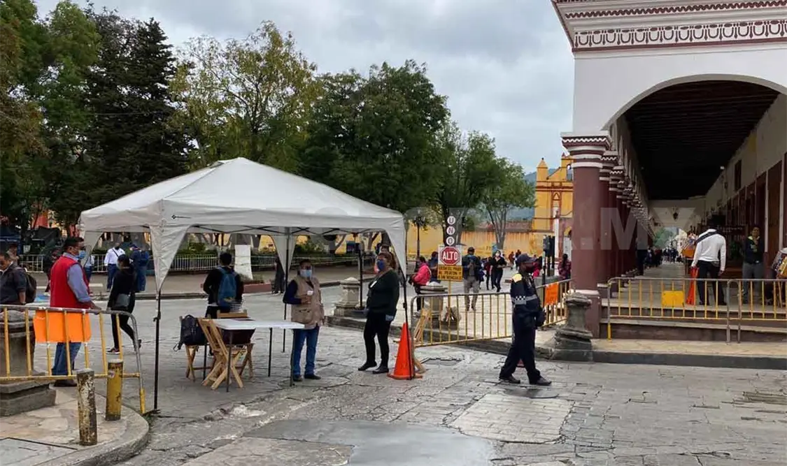 Instalan filtros sanitarios en primer cuadro de la ciudad