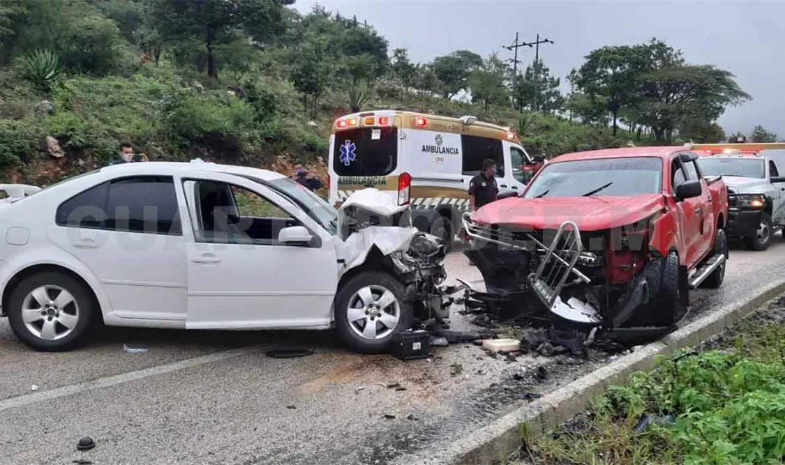 Encontronazo se salda con dos personas lesionadas