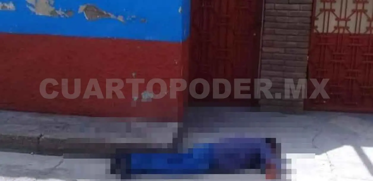 Transeúnte muere en la entrada de una posada