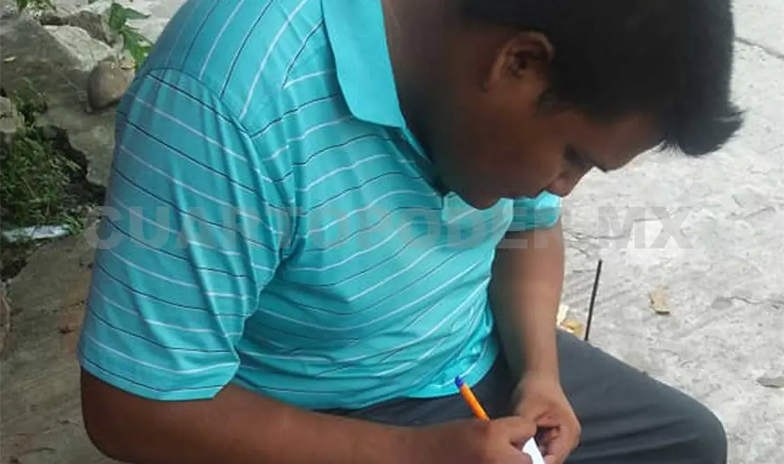 El joven manifiesta la esperanza de algún día poder culminar sus estudios profesionales. Ricardo López / CP