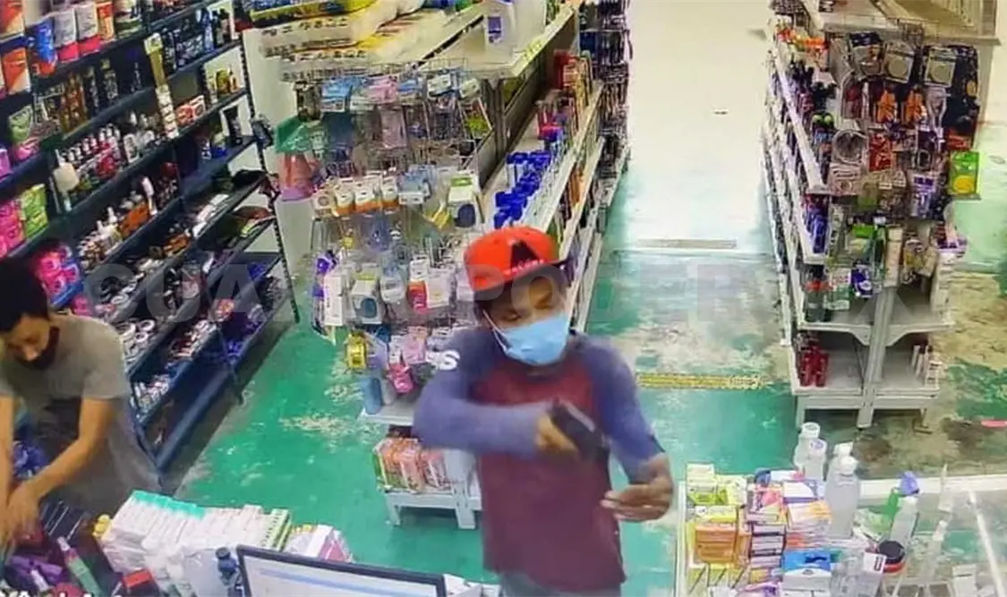 El atraco ocurrió la tarde del viernes en la farmacia Santa Cruz de la colonia Albania Alta de Tuxtla Gutiérrez. CP