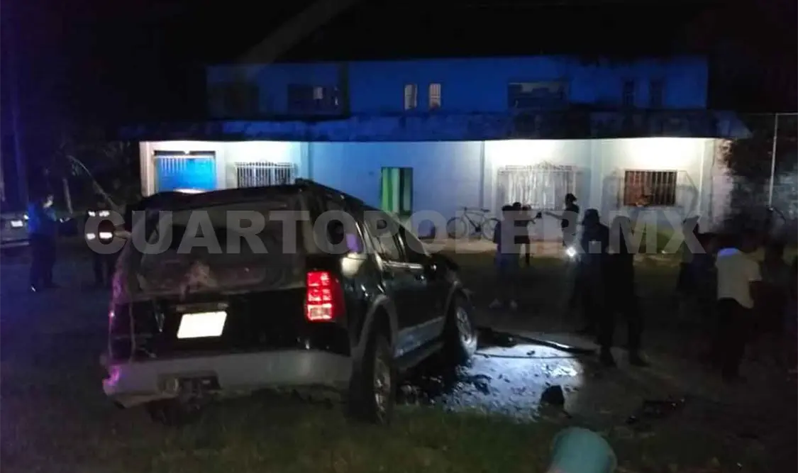 Exceso de velocidad provoca accidente vehicular; un herido