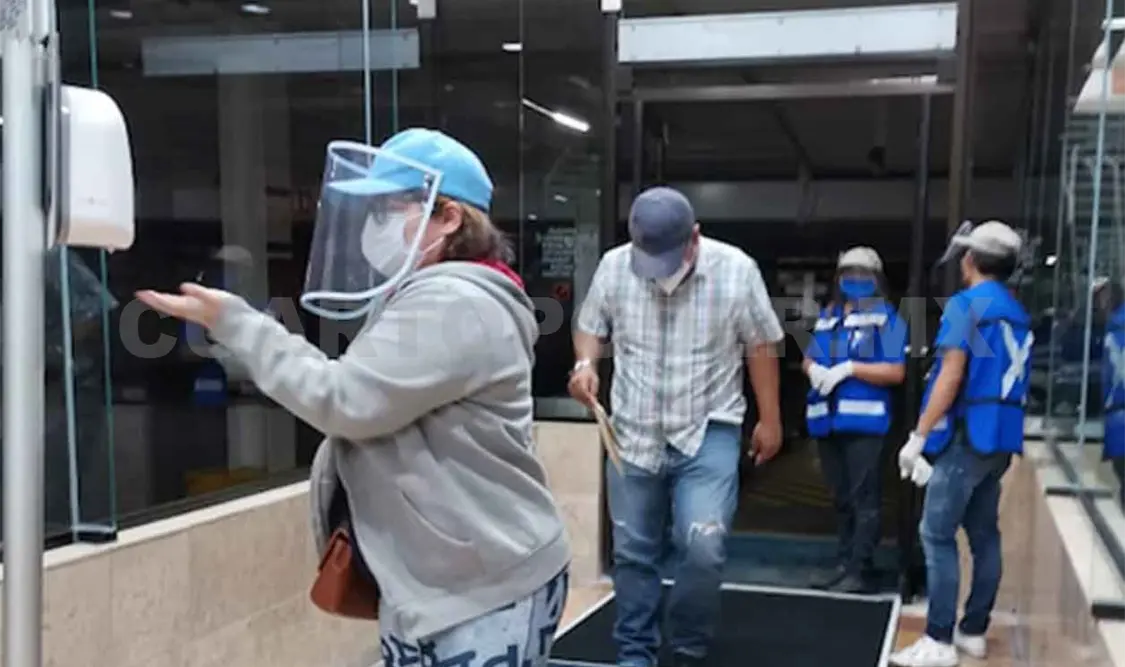 Abarrotan plazas tras reapertura