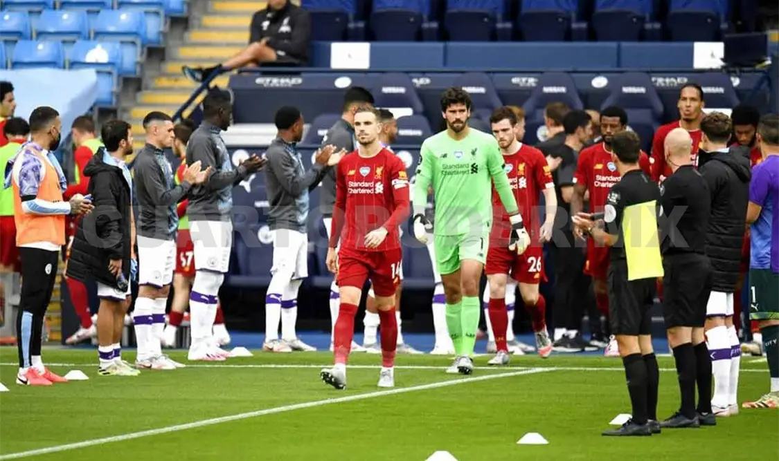 Liverpool recibe pasillo y goleada del City