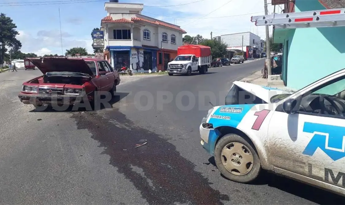 La pericia de la persona al volante del Chevy provocó el percance ayer al mediodía, donde dos personas resultaron lesionadas. Juan Orel / CP