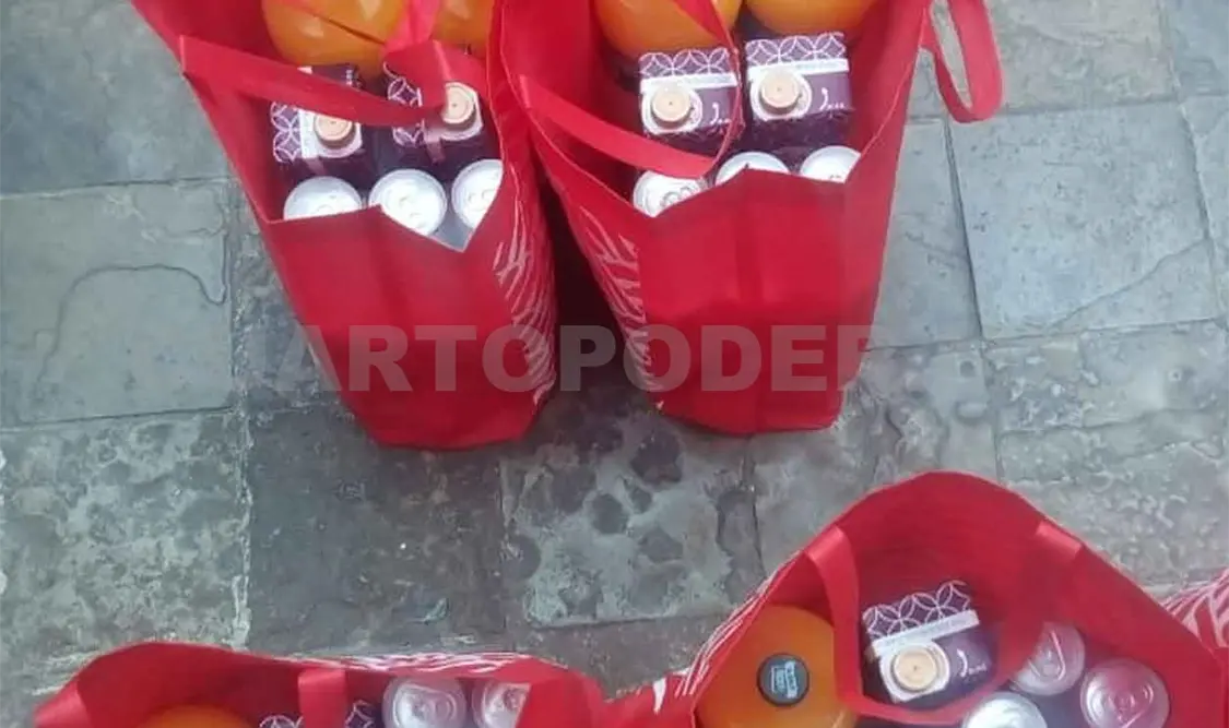 Ciudadanos protestan por entrega de despensas