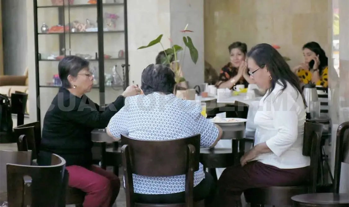 Siguen abiertos más de 9 mil restaurantes