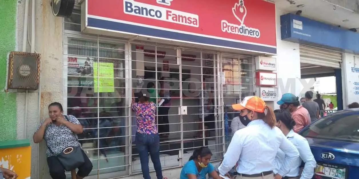 Pignorantes sufren para retirar prendas de Banco Famsa