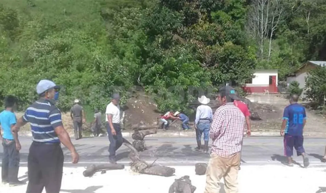 Pide Canaco atender bloqueos carreteros