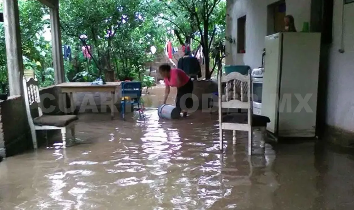 Lluvias generan inundaciones en varias viviendas