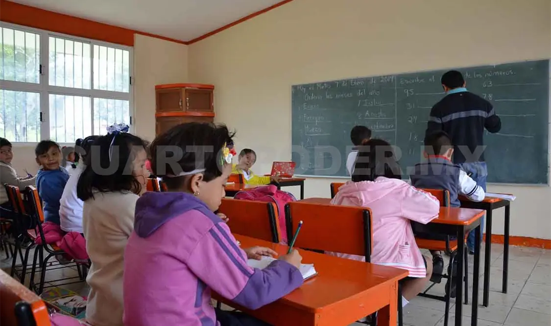 Ganan docentes más que presidente