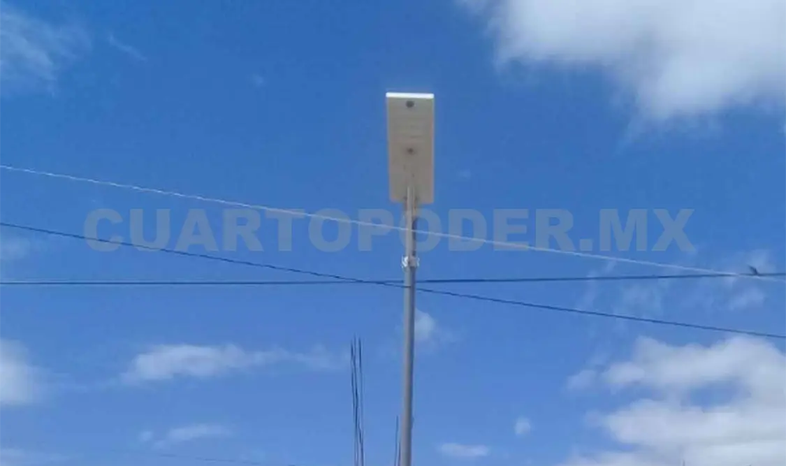 Instalan luminarias en la zona metropolitana de Tuxtla