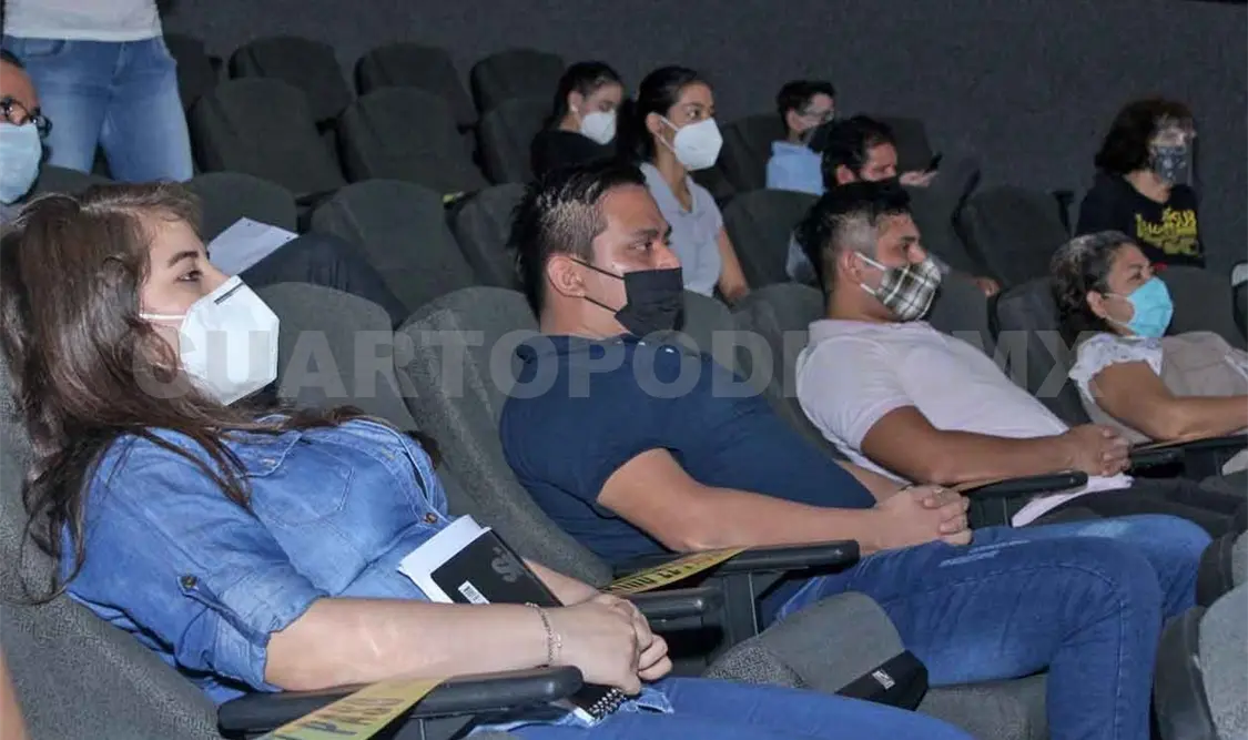 Capacitan a personal del Planetario Tuxtla
