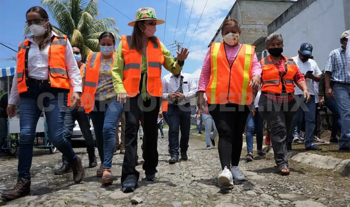 Inician construcción de calle en El Paraíso