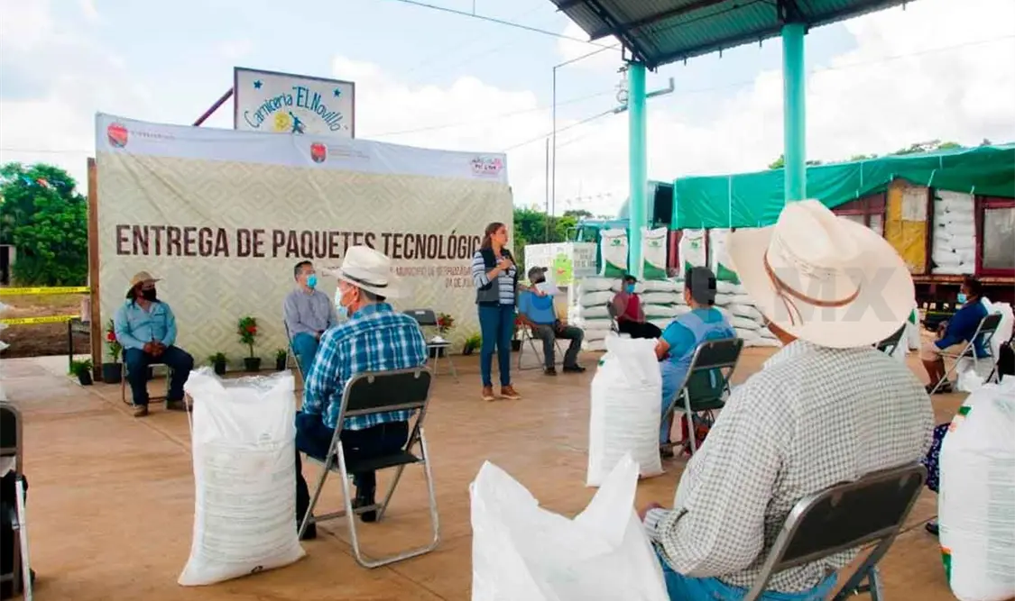 Entregan fertilizante a productores de maíz
