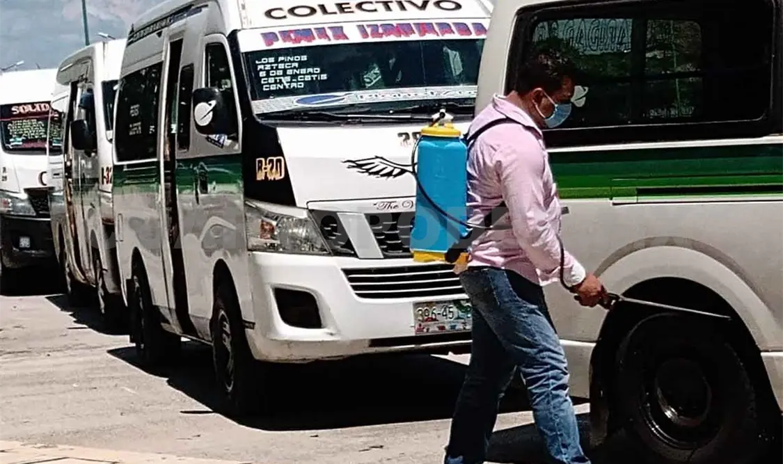 Sanitizan unidades del transporte público