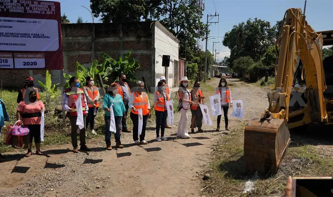 Continúan obras para beneficio de los habitantes