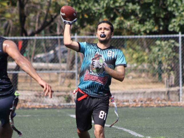 Ovoides y pañuelos dejan el confinamiento Ovoides y pañuelos dejan el confinamiento