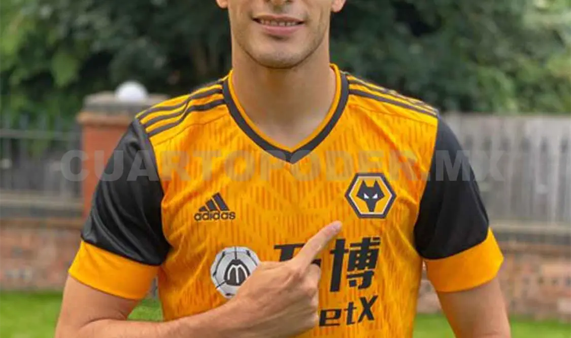 Presentan nuevo uniforme