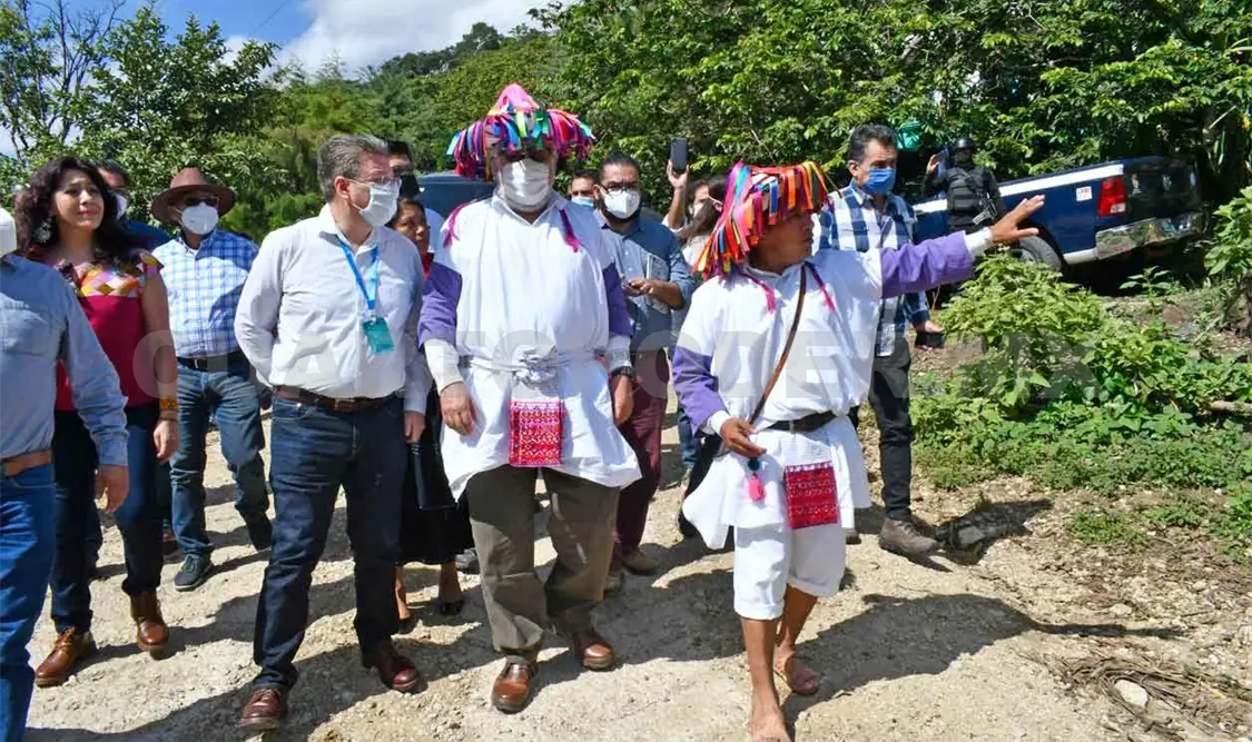 Dialogan Encinas y Brito con autoridades indígenas