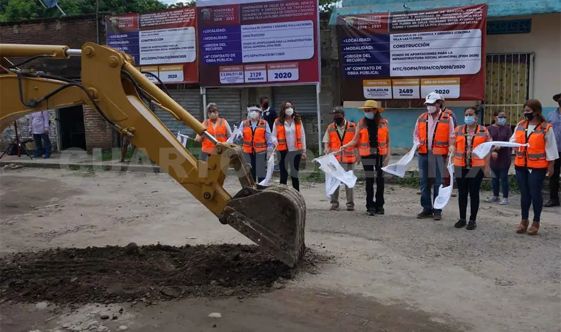 Inician pavimentación en colonia Villa las Flores