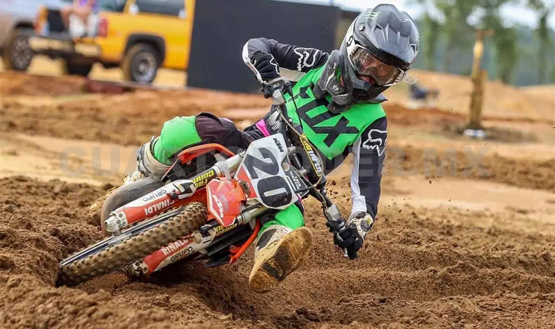 “Flash” Martínez rueda en el Loretta Lynn