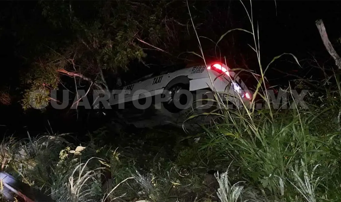 Taxista vuelca sobre el tramo El Jobo-Suchiapa