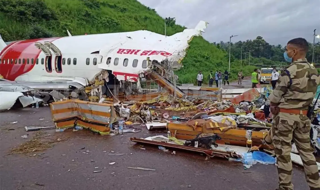 El siniestro de la aeronave de la empresa Air India Express ocurrió en el aeropuerto de la ciudad de Kozhikode. Agencias