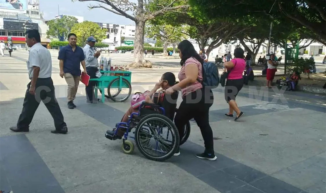 Integran a jóvenes con discapacidad a trabajos