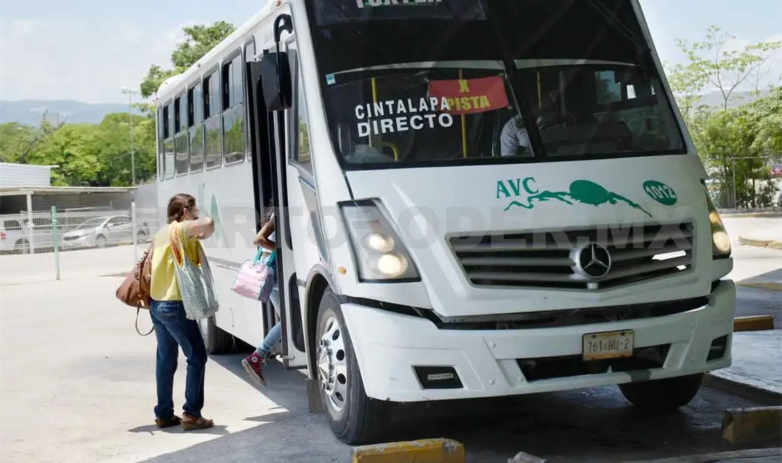 Clases a distancia mantendrán crisis de transportistas