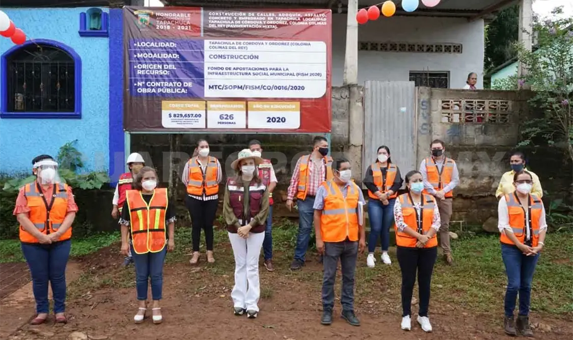Realizan obras de pavimento mixto en calles de Tapachula